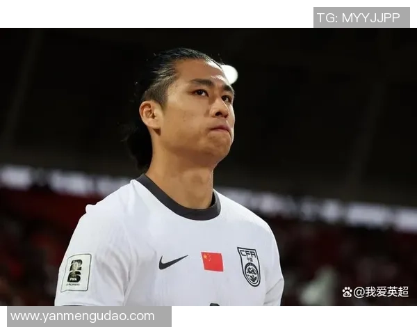 《足球之夜特别节目致敬告别球星回顾传奇瞬间与辉煌时刻》